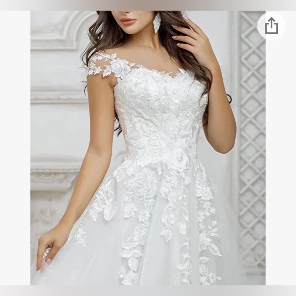 Short/knee length scoop neck sleeveless pretty wedding dress size 16